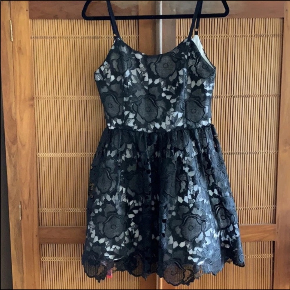 Alice & Olivia Lace Flare Skater Cocktail Dress Skirt Top Shirt~0,XS